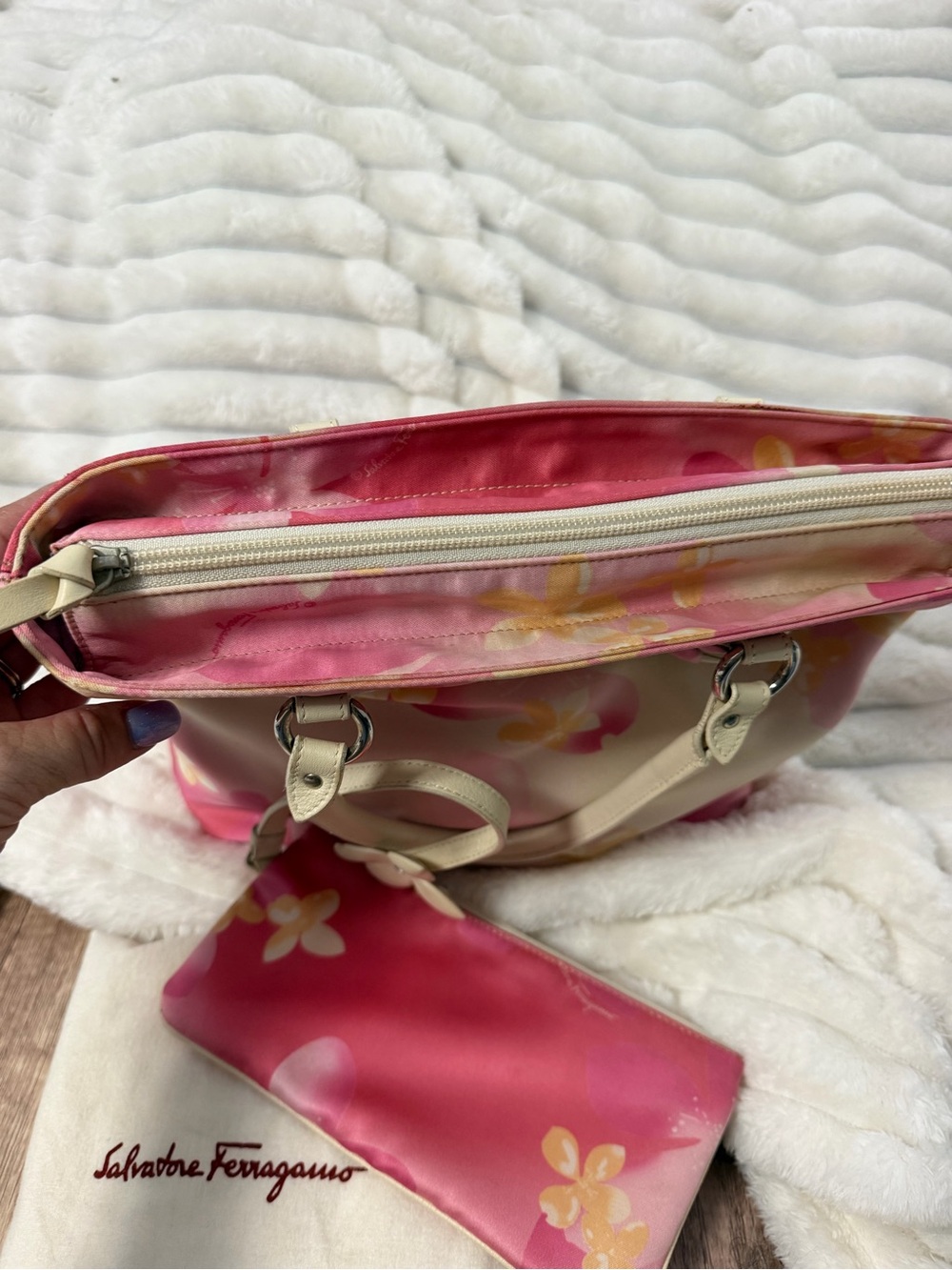Salvatore Ferragamo Pink and Cream Floral Tote with Matching Pouch - Picture 4 of 13